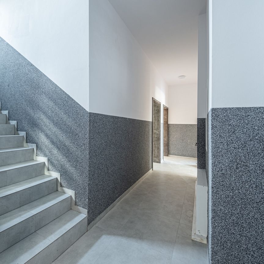 Przestronna kawalerka z balkonem - Photo 1