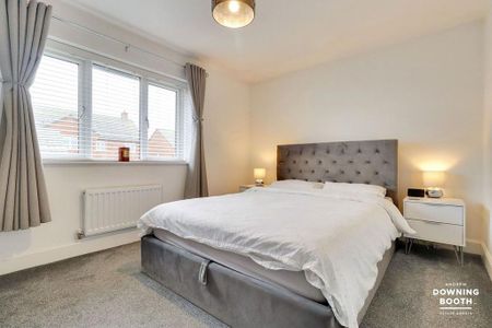 2 bedroom semi-detached house to rent - Photo 5