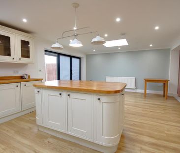 2 bedroom semi-detached bungalow to rent - Photo 5