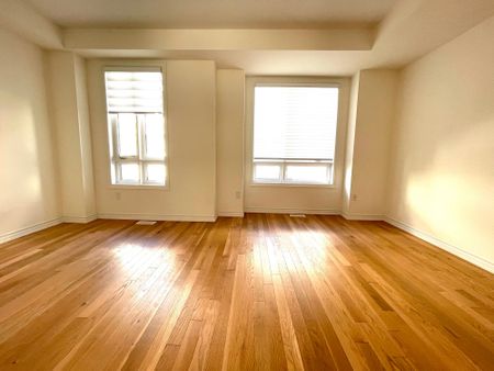 For Lease - 24 Imperial College Lane, Markham, Ontario - Photo 2