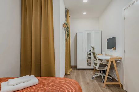 Carrer Baró de Maldà, L'Hospitalet de Llobregat, Catalonia 08901 - Photo 2