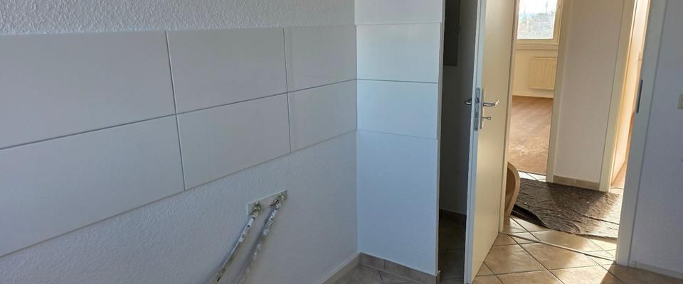 Teilsanierte 3 Raumwohnung mit Balkon - Foto 1