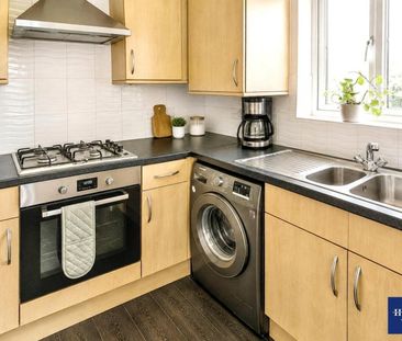 2 bedroom Flat To Let Total Size: 559 SQ FT - Photo 5