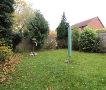 2 bedroom end of terrace house to rent - Photo 6