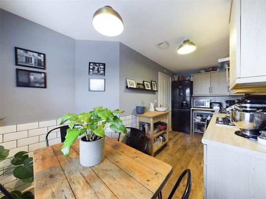 4 bedroom terraced house to rent - Photo 1