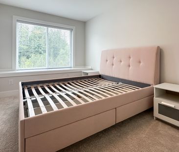 Beautifully Designed 4 Bed Home In Maple Ridge With Double Garage &... - Photo 3