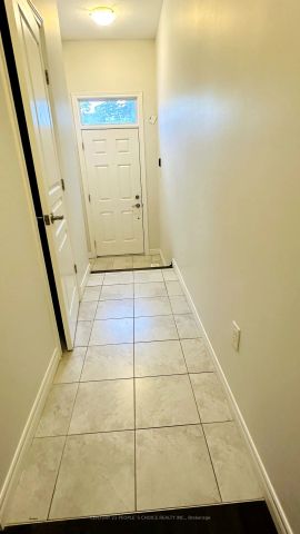 Condo Townhouse For Lease | X8458882 - Photo 2