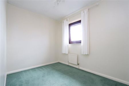 3 bedroom detached house to rent - Photo 5