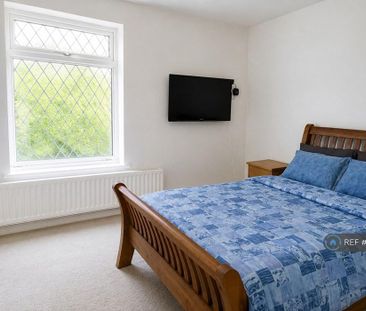 2 bedroom end of terrace house to rent - Photo 4