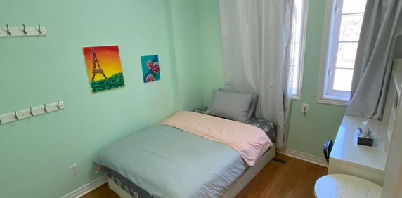 For Lease - 123 Steeles Avenue, Toronto, Ontario - Photo 2