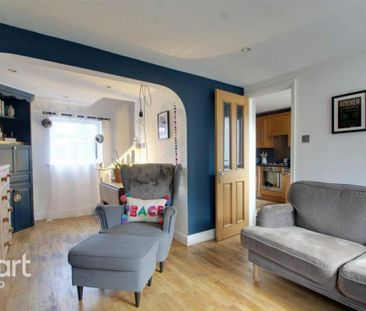 3 bedroom end of terrace house to rent - Photo 3