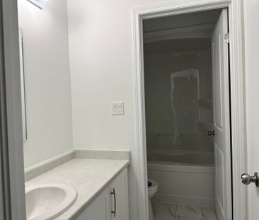 For Lease - 222 Pilkington Street, Thorold, Ontario - Photo 4