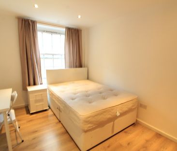 Room in a Shared Flat, Finch House, SE8 - Photo 2