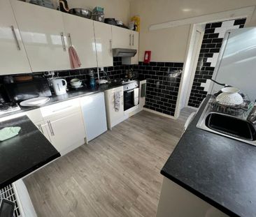 4 bedroom terraced house to rent - Photo 4