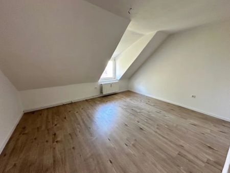 Frisch renovierte 3-Zimmer Altbauwohnung in zentrale Lage - Foto 4