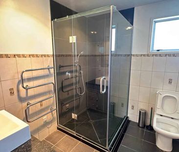 4 Bedroom in Macleans Zone - Photo 1