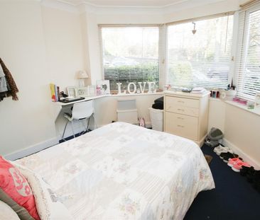 5 bedroom semi-detached house to rent - Photo 2
