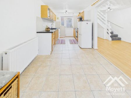 2 bedroom terraced house to rent - Photo 2