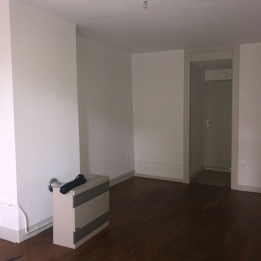 Location Appartement 3 pièces 78m² BLETTERANS 39140 - Photo 1