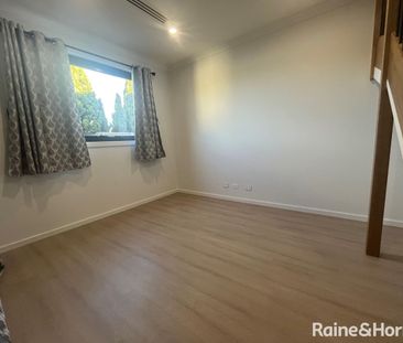 Brand New 2 bedroom plus study Townhouse in central location close ... - Photo 4