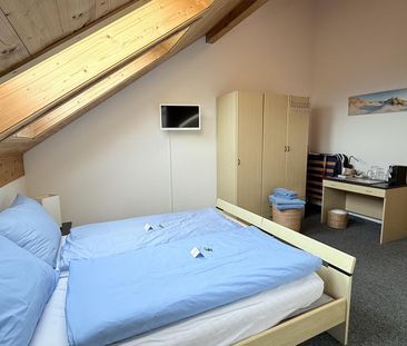 Flexible Monatszimmer mit Service und toller Aussicht - Photo 4