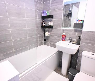2 bedroom semi-detached house to rent - Photo 5