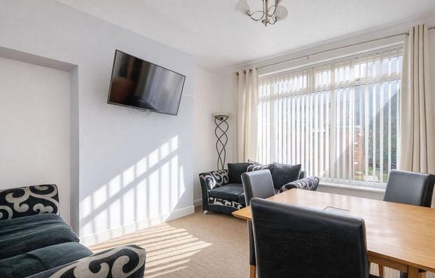 3 bedroom terraced house to rent - Photo 1