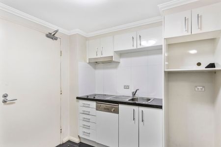 Deposit Taken&excl;&excl;&excl; Modern Studio in Prime Locale - Photo 2