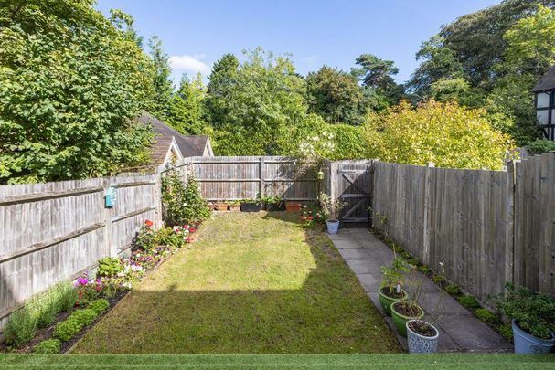 5 bedroom townhouse to rent - Photo 1
