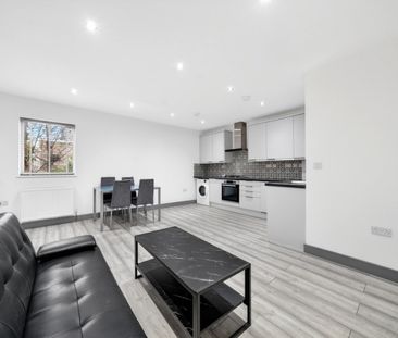 York Place, Ilford IG1 - Photo 1