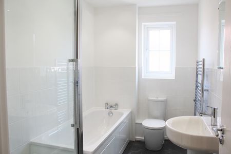4 Bedroom House To Rent - Photo 5