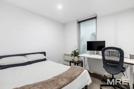 Oversized apartment in the heart of Richmond - Photo 2