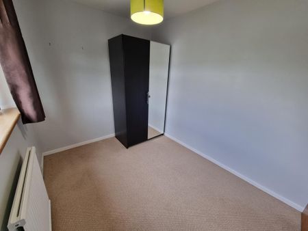 4 bedroom semi-detached house to rent - Photo 5