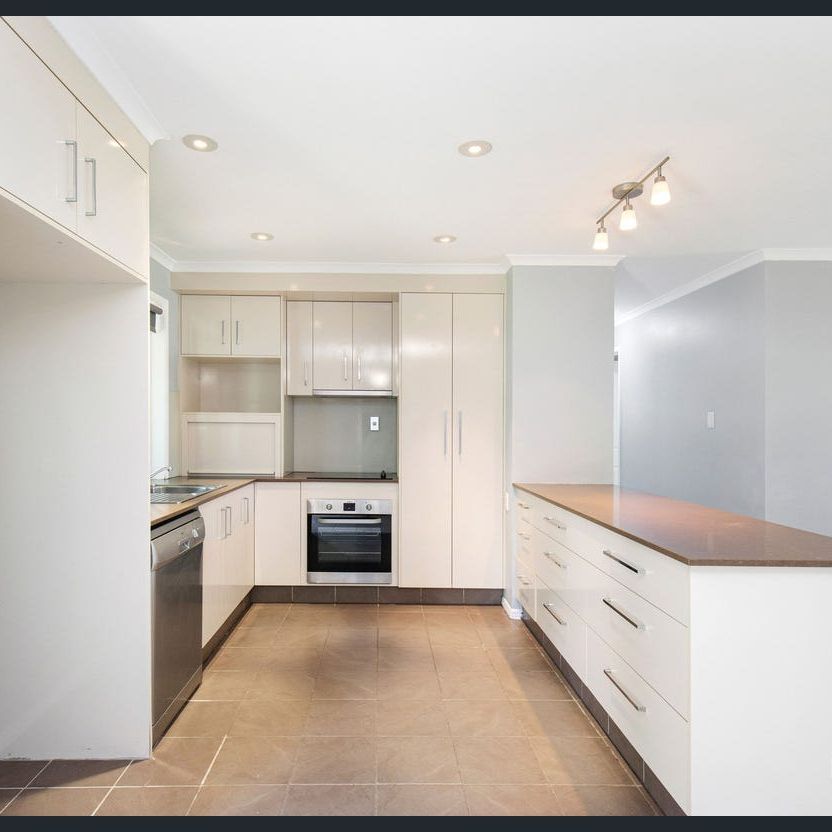 7 Howlett Street, QLD 4655, Urangan - Photo 1