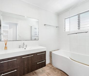 Classic Family Home with Entertainer's Deck in Prime Location - Photo 4