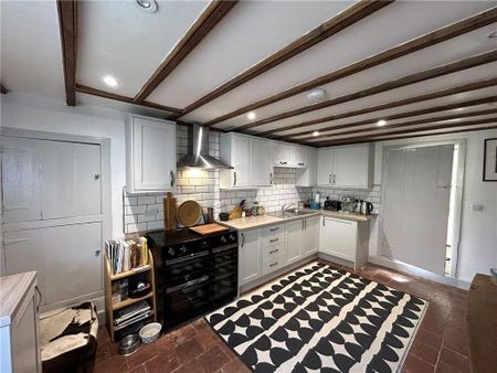 3 bedroom semi-detached house to rent - Photo 3