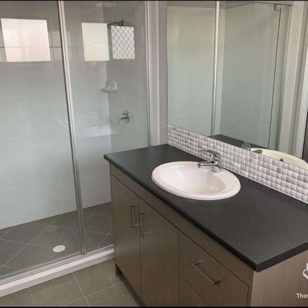 URGENT! BREAK LEASE! Available Feb 2026! Sought- after large 3 bedroom townhouse! - Photo 1