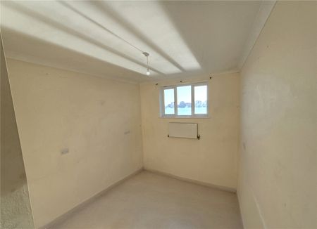 2 bedroom apartment to rent Macquarie Quay, Eastbourne, East Sussex, BN23 - Photo 2