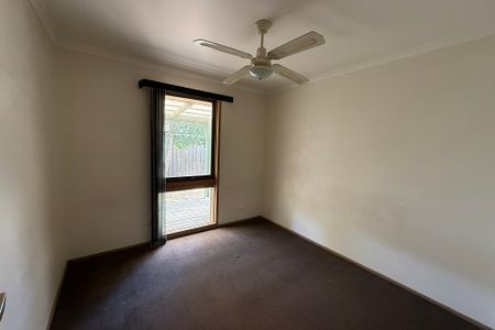 134 Fordholm Road, Hampton Park VIC - Photo 4