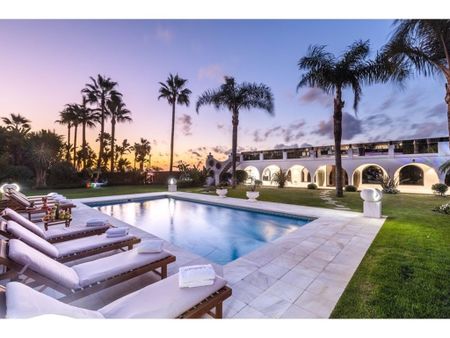 9 bedroom luxury mansion for rent in Marbella, Spain - Photo 3