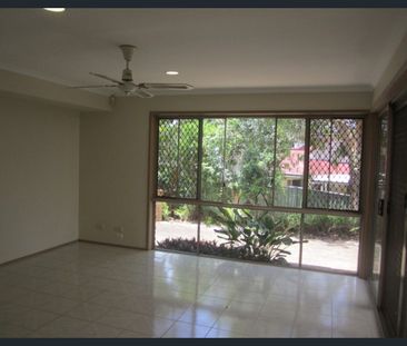 Spacious Multi Air-Conditioned Lowset Home! - Photo 1