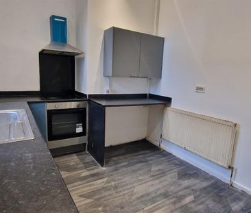 Church Hill, Eastborough, Dewsbury - Photo 6