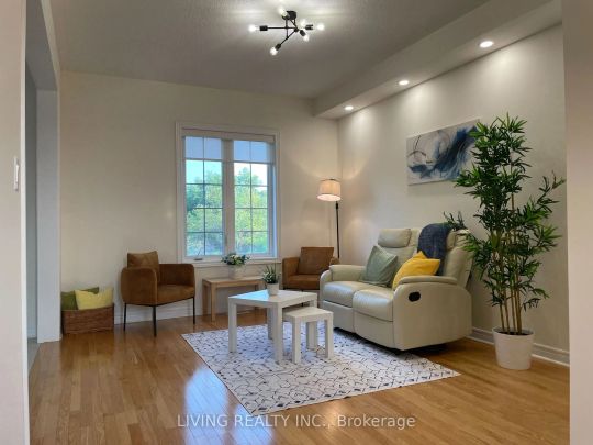 Condo Townhouse For Lease | N9255946 - Photo 1