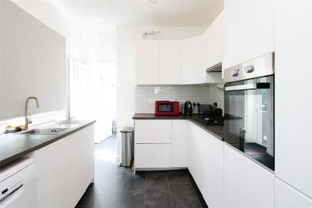 3 bedroom terraced house to rent - Photo 5