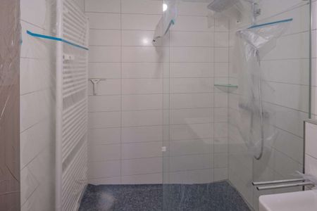 Neu renoviert: 3 Zimmer Mietwohnung im Erdgeschoss mit Terrasse - Photo 2