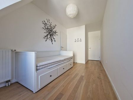 À PUTEAUX À louer Appartement 4 pièces 119 m2 Loyer 2 800,00 €/mois charges comprises * - Photo 4