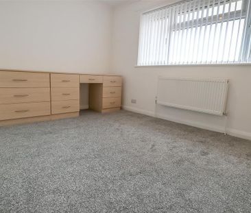 2 bedroom semi-detached house to rent - Photo 5