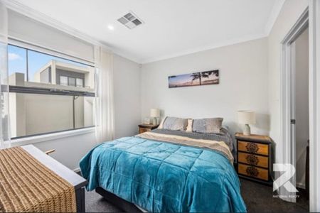 Port Adelaide - Photo 4