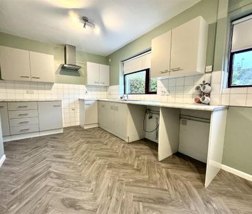 67 Ardmillan Crescent, Newtownards, BT23 4PN - Photo 6