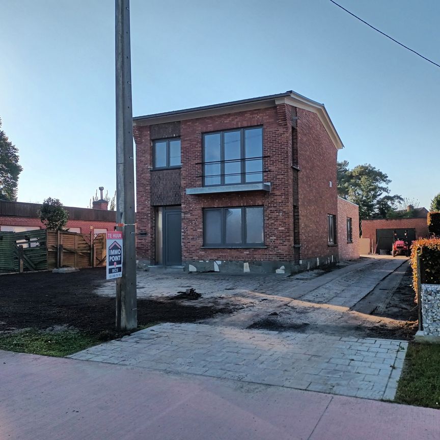 Compleet gerenoveerde woning met nieuwe aanbouw, grote tuin - Foto 1